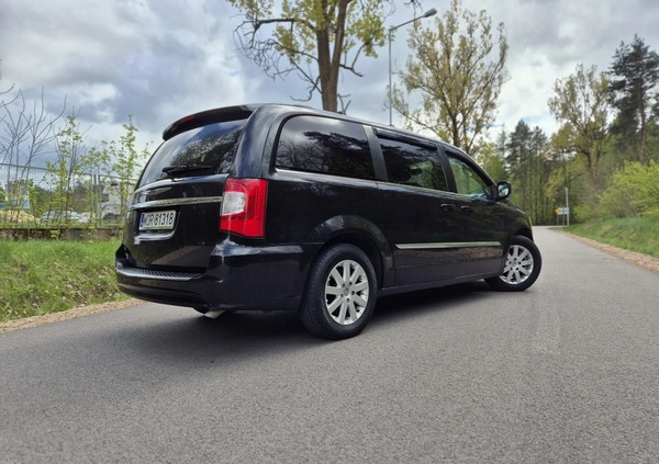 Chrysler Town &amp; Country cena 49900 przebieg: 230000, rok produkcji 2016 z Koniecpol małe 562